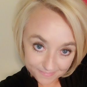 Meet your Posher, Angelique